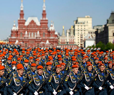 Военнослужащие на репетициях парада нуждаются в дополнительных калориях