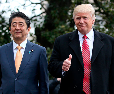 Абэ и Трамп поддержали ужесточение давления на Пхеньян