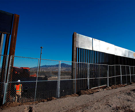 Американские конгрессмены одобрили строительство «стены Трампа»