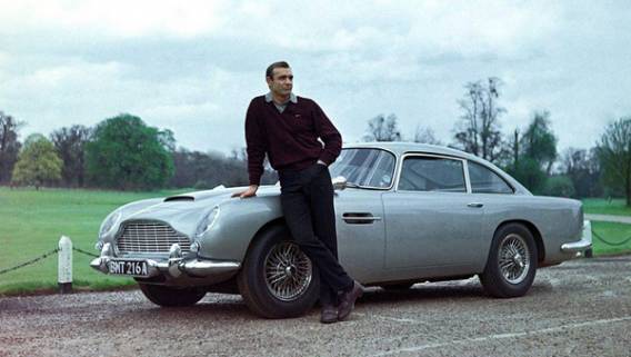 Aston Martin из фильма о Джеймсе Бонде, угнанный в 1997 году, был замечен на Ближнем Востоке