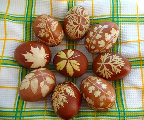 Больше 45% россиян собираются красить яйца к Пасхе