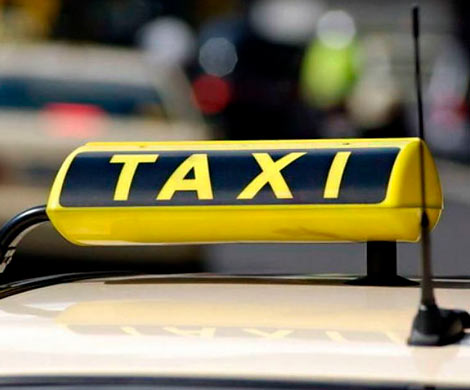 Двое пассажиров с гранатой ограбили таксиста в Москве