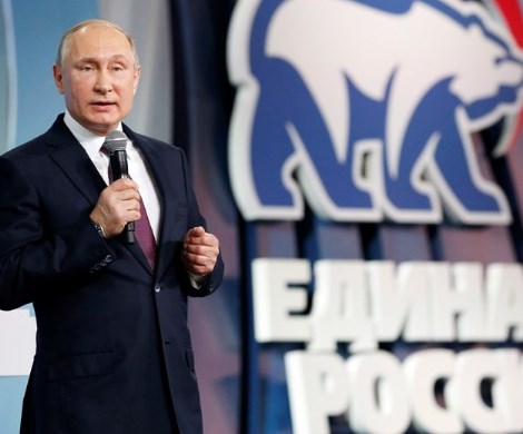 Единороссы на местах отворачиваются от Путина ради сохранения мест в заксобраниях