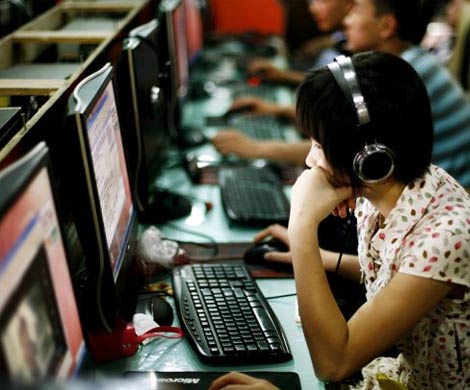 Китаянка родила в интернет-кафе во время компьютерной игры