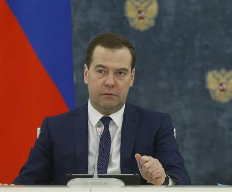 Медведев назвал отношения ЕС с Украиной «неоколониализмом»