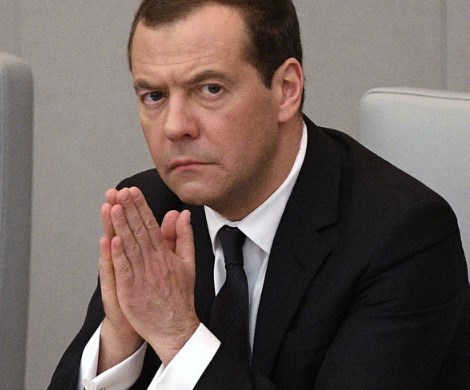 Медведев рассказал о еще одном повышении пенсионного возраста