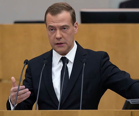 Медведев снова хочет в президенты: глава российского правительства «взялся за дело»