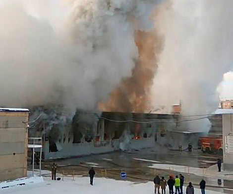 Очевидцы: в Подмосковье загорелся крупный склад