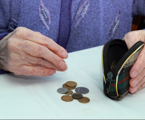 Пенсионеры в долгах: пожилые россияне задолжали банкам рекордную сумму