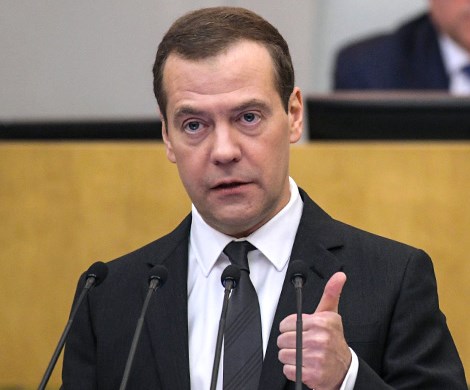 Пенсионный возраст хотели повысить давно: Медведев рассказал о реформе в своей статье