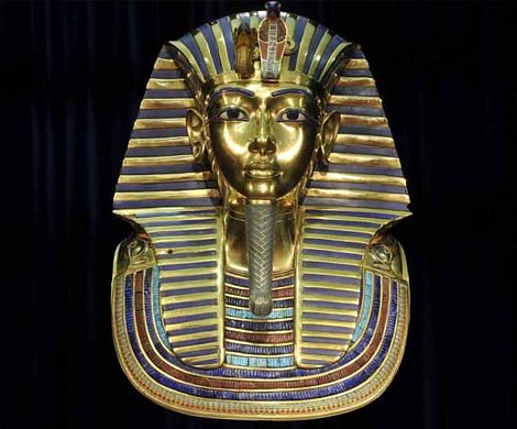Погребальная маска Тутанхамона на самом деле предназначалась для Нефертити