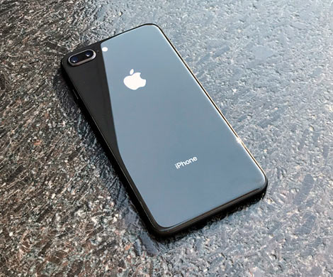Пользователи жалуются на разбитые стеклянные панели iPhone 8‍