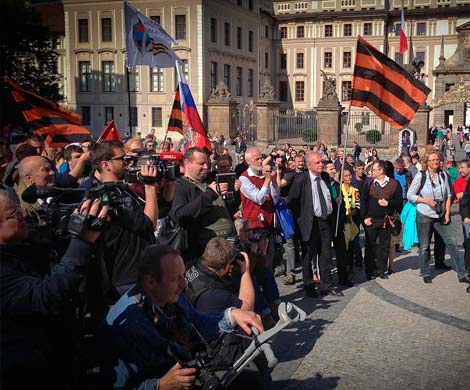 Прага: акция в поддержку России