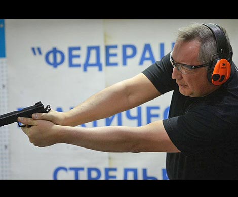 Рогозин не стрелял себе в ногу, а травмировался на гандбольной тренировке
