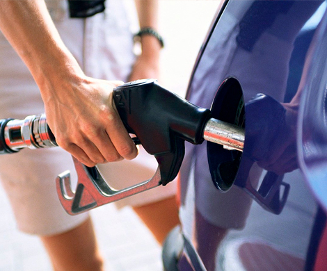 Сдерживание цен на бензин нефтяникам оплатит государство