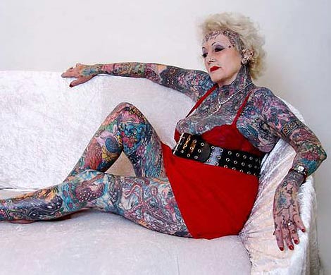 Ушла из жизни самая татуированная в мире пенсионерка