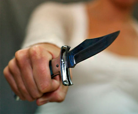В Кузбассе женщина пырнула мужчину ножом за «неудачный подкат»