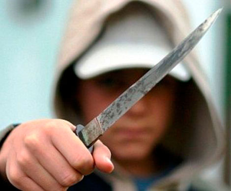 В Петербурге 15-летний мальчик напал на отца с ножом