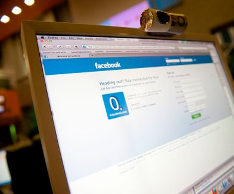 Взлом страницы на Facebook обойдется заказчику в сумму около 3000 рублей