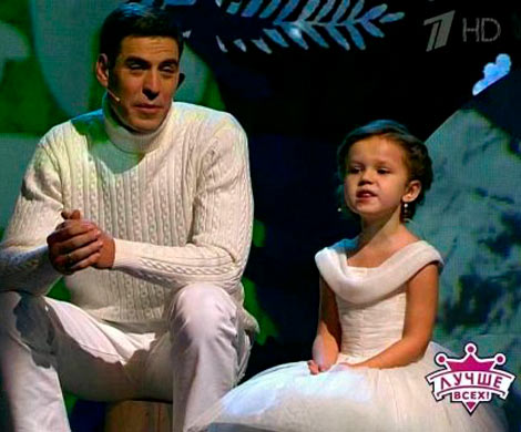 5-летняя девочка из Бурятии поразила Дюжева и Галкина на Первом канале