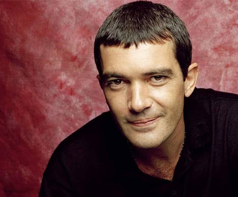 55-летний Антонио Бандерас пошел учиться