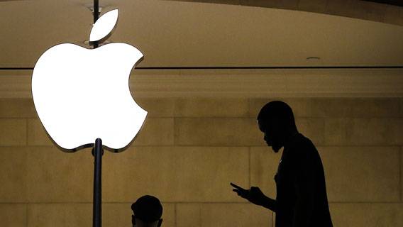 Акции Apple показали лучшие результаты с 2020 года
