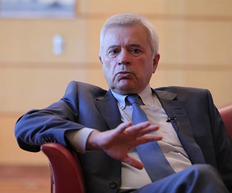 Алекперов ждет роста нефтяных цен