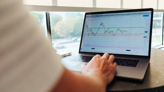 Alphabet отчиталась о замедлении темпов роста доходов от цифровой рекламы, шокировав рынок