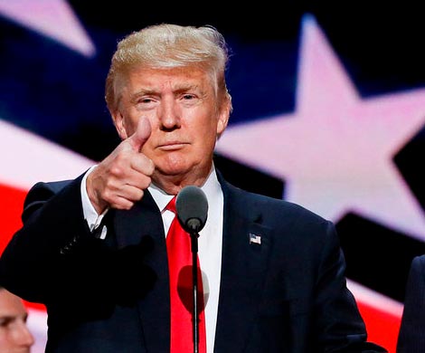 Американцы разделились на сторонников и критиков Трампа