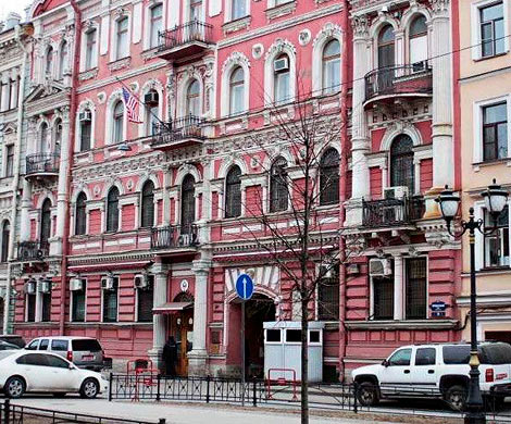 Американские дипломаты выедут из особняка в центре Питера