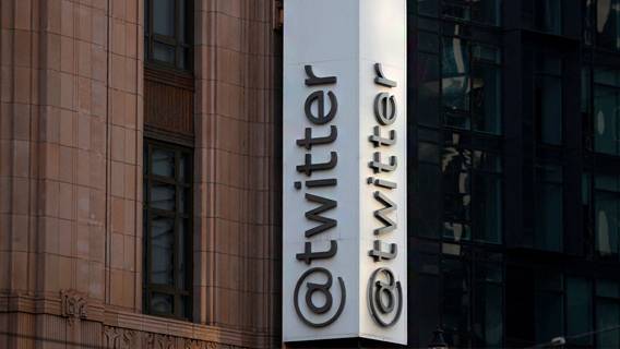 Apollo Global может принять участие в тендере на покупку Twitter