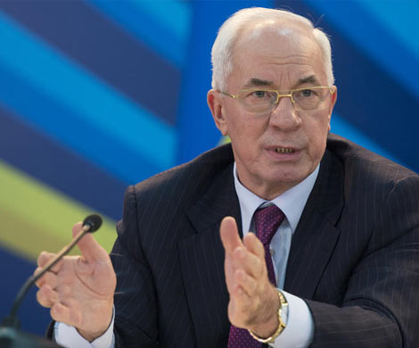 Азаров собрался спасать Украину