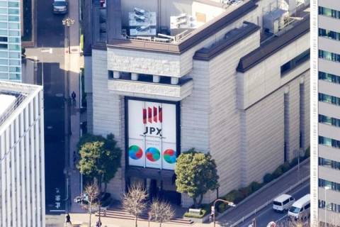 Азиатские рынки бьют рекорды, а золото взлетает. Итоги года