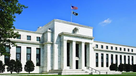 Банкротство Silicon Valley Bank и Signature Bank создает неопределенность с дальнейшей динамикой ставок ФРС