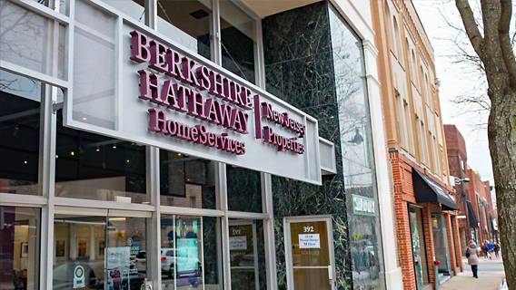 Berkshire Hathaway Уоррена Баффета продолжает скупать акции на волатильных рынках