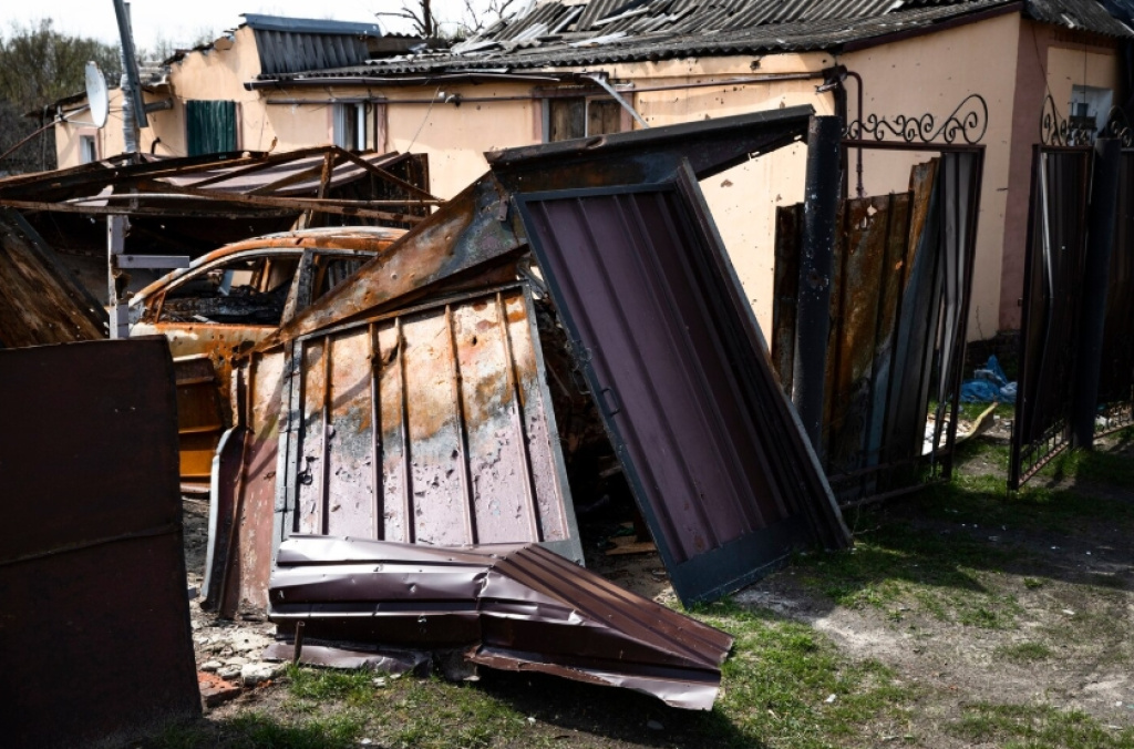Беспилотники атаковали поселок в Орловской области