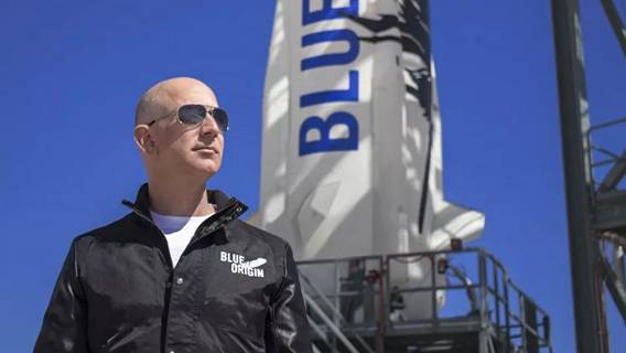 Blue Origin объявила, что вместе с Джеффом Безосом в космос полетит 18-летний студент