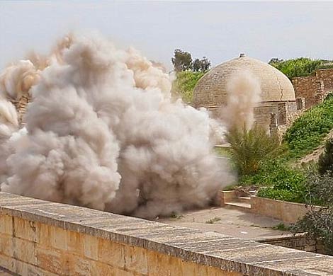 Боевики ИГ взорвали в Ираке древний христианский монастырь