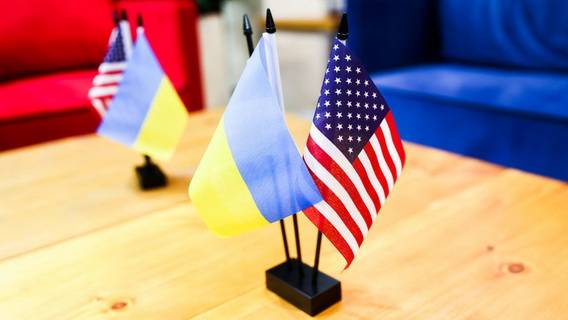 Большинство американцев хочет «ограничить сроки» помощи Украине
