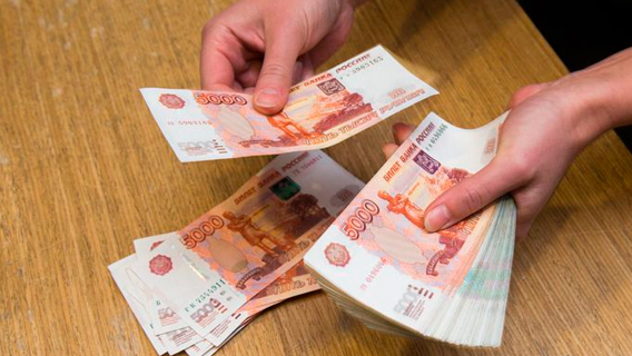 Большинство россиян предпочитают экономить и не брать кредиты
