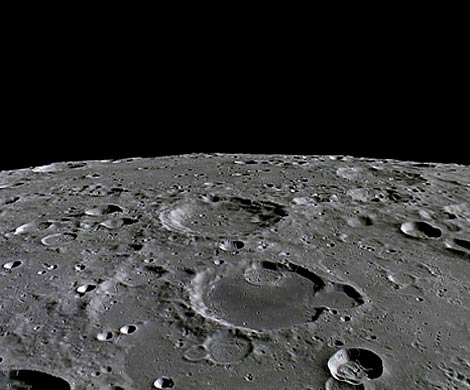 Британский зонд закопает на Луне волосы и фотографии землян
