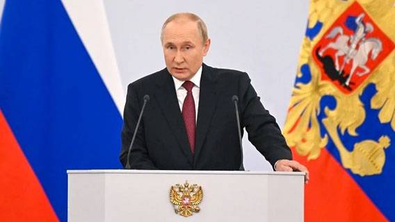 «Бряцает амуницией агрессор»: в день приема новых субъектов РФ Путин выступил с речью против гегемонии Запада