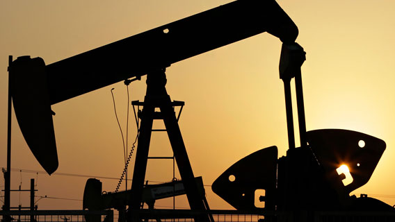 Цены на нефть восстановятся не раньше чем через год, сообщает Международное энергетическое агентство
