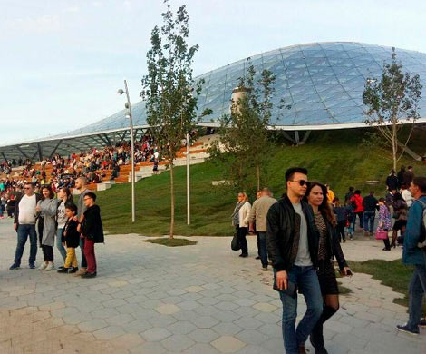 Число посетителей парка "Зарядье" в выходные выросло в 2,5 раза‍