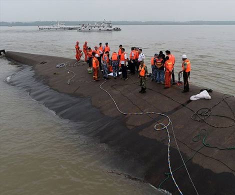 Число жертв крушения круизного судна в Китае увеличилось до 431