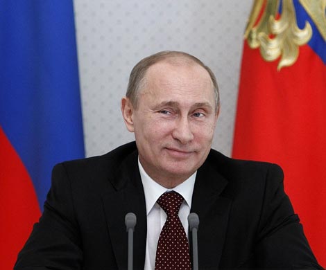 Даже если Путин коррумпирован, то он все-таки пытается сделать что-то хорошее для России