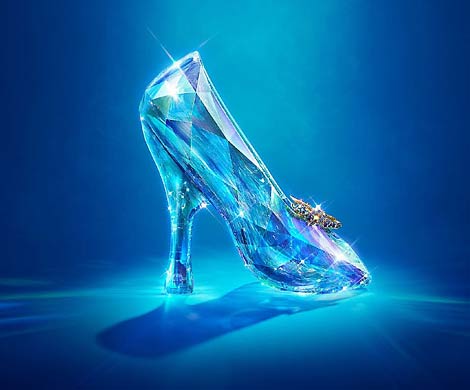 Disney представит девять хрустальных туфелек Золушки