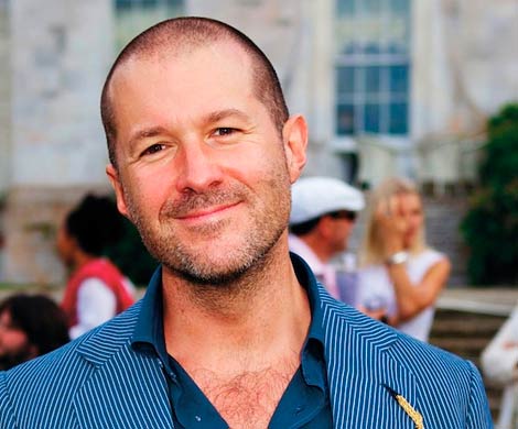 Дизайнер Apple анонсировал дату выхода умных часов