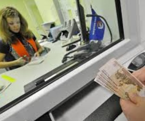 Доллары по справке: россиянам собираются ограничить обмен валюты