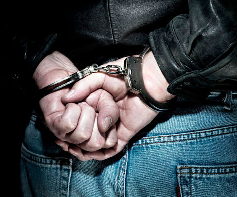 Двое воронежцев ранили ножом пенсионера и забрали у него мелочь
